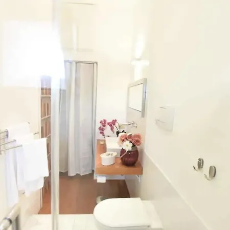 Romantic Metro Flaminio