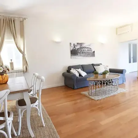 Vakantiehuis Romantic Metro Flaminio