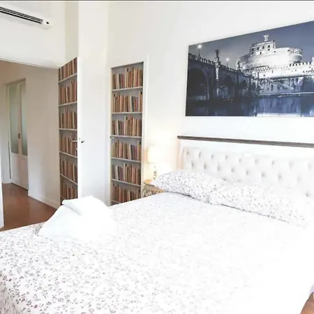 Romantic Metro Flaminio