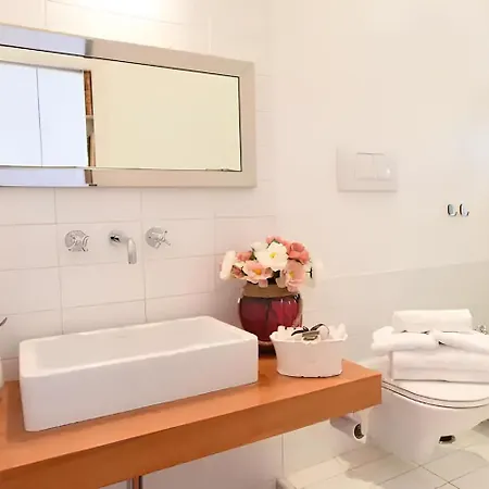 Romantic Metro Flaminio *